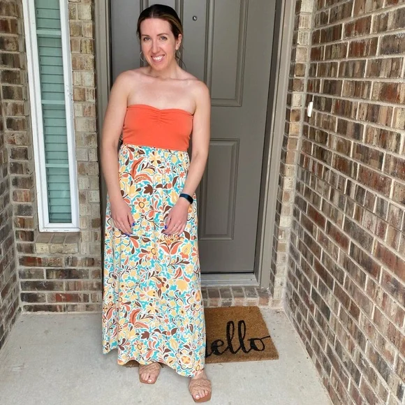 Judith March’s Floral Maxi with a 70s Vibe - Picture 4 of 4